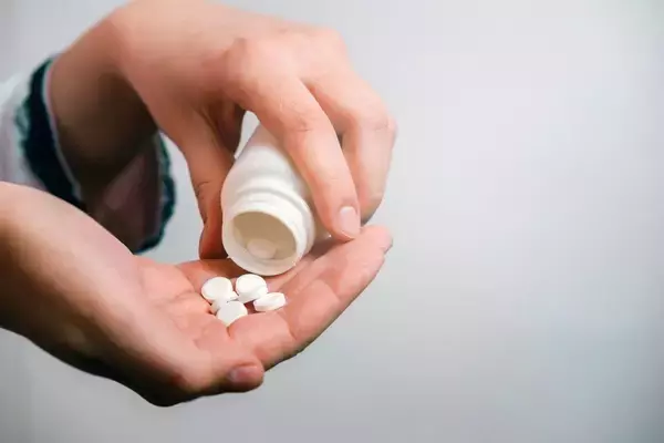 「スポドリ500mlには角砂糖10個分の糖質が入っている…医師が｢脳と体をボロボロにする｣という液体リスト」の画像