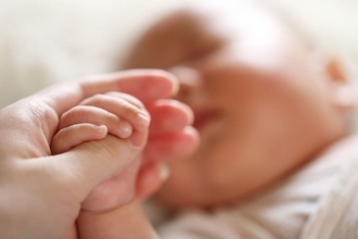そりゃ少子化が止まらないワケだ…｢共働きで子ども2人は無理｣令和の子育て世代が悲鳴を上げる"疲弊"の正体