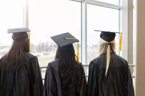 ｢女子のほうが大人っぽくて高成績｣は当然だった…最新脳科学でわかった｢男子が学校で勝てない｣根本原因