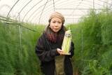 「急逝した義父のアスパラ畑をヨメが継ぐ…｢ダサい｣｢汚い｣｢儲からない｣を卒業した主婦の驚きの販売方法」の画像1