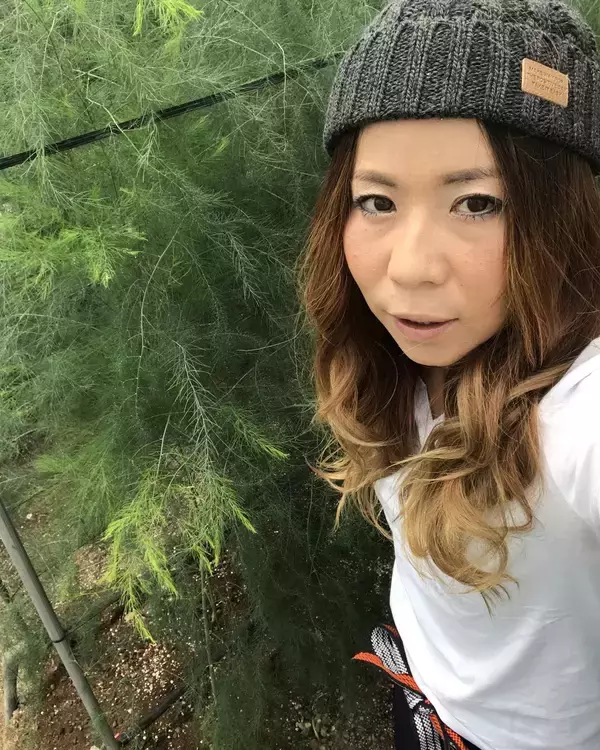 「急逝した義父のアスパラ畑をヨメが継ぐ…｢ダサい｣｢汚い｣｢儲からない｣を卒業した主婦の驚きの販売方法」の画像