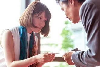 これで｢時給1400円→年収3000万円｣になった…名刺を渡す際に必ず添えていた｢お客がメロメロ｣になる"ひと言"