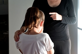 子供に｢ダメ!｣｢やめて!｣と叫ぶよりずっと効果的…子の行動を変えられる親が使う"4文字のマジックワード"