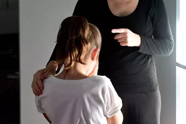 子供に｢ダメ!｣｢やめて!｣と叫ぶよりずっと効果的…子の行動を変えられる親が使う"4文字のマジックワード"