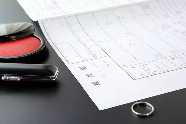 「30代男性の離婚相談に実母がついてくる…スムーズだった協議をこじらせた母親の信じられない言い分」の画像