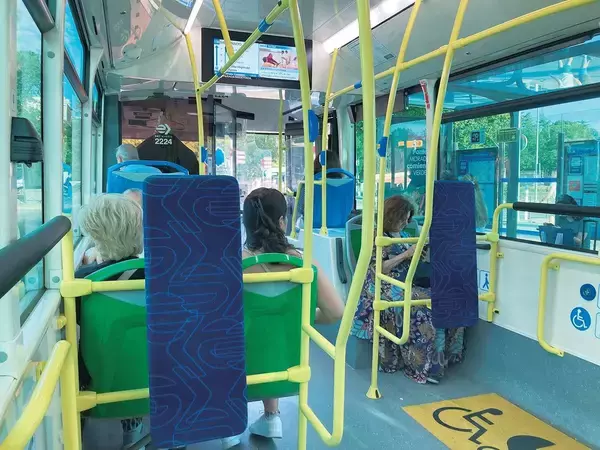 「バスで小銭がない人がいたら､さっと差し出す…日本ではありえないスペイン人の思いやりと行動力」の画像