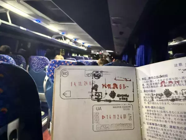 「ミサイルが上空を飛び交う中､スマホゲームに夢中…戦争中のウクライナで日本人男性が目撃した｢意外な光景｣」の画像