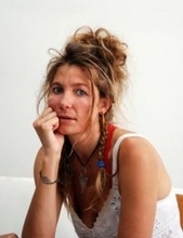 クマスプレーでもライフルでもない…ヒグマと格闘しアゴを砕かれ生還した20代女性研究者が反撃に使った道具