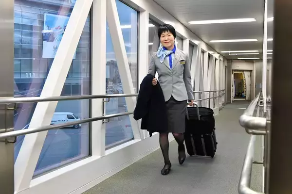「ファーストクラスで｢和食が一食足りない｣事態…その時ANA伝説のCAが最も若い男性客に語りかけたこと」の画像