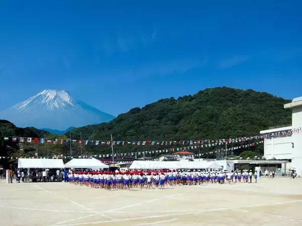 ｢背の低い順に並ばせるのは差別である｣現役教員が痛烈に批判するワケ【ヤバい日本の教育3選】