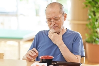 50代から始まる衰えが､60代で加速する…｢最近ムセる｣は放置しないで､年間約6万人が亡くなる病の名前とは