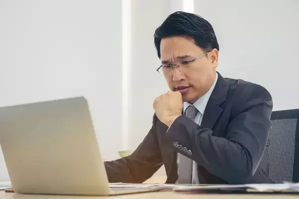 「｢背中を見せる｣は三流…逆境に強いチームを築く一流リーダーが真っ先に部下に見せる"身体の部位"」の画像