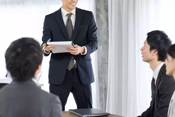 「Z世代に“孫正義流･薄毛ネタ”は迷惑がられる…若手から一発で｢ダメ上司｣の烙印を押される雑談の中身」の画像