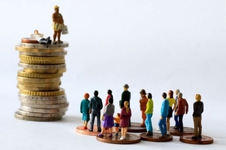 年収でも､節約上手だからでもない…｢自然とお金がたまる人｣と｢貯金をしてもたまらない人｣の決定的な差