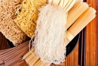 "ヨボヨボ化"を進めるのはラーメンでもパスタでもない…血管･歯･腎臓を同時に壊す｢最悪の麺｣の正体