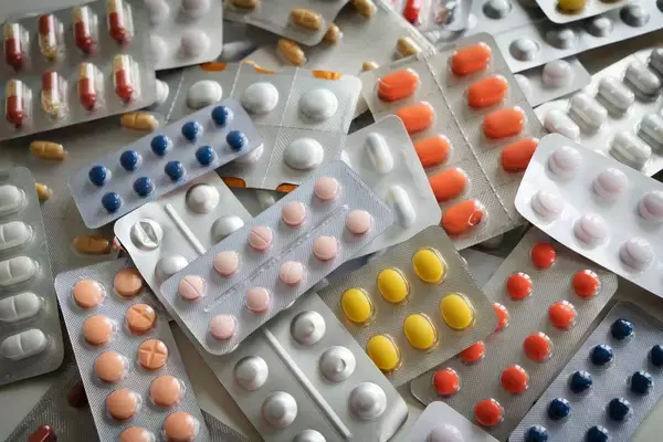 「暴走運転の原因は老化でも認知症でもない…和田秀樹が警鐘を鳴らす｢高齢者の事故リスクを高める薬の種類｣」の画像