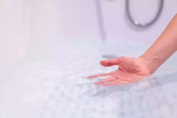 「｢お風呂｣で年間1万9000人の命が奪われている…中高年が絶対にやってはいけない｢入浴前後の気持ち良い行動｣」の画像
