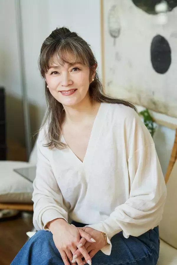 「世界を舞台に働く母は"昭和の小学校"に怒りを爆発させた…幼少期に母が側にいなかった娘が今感じる幸せ」の画像