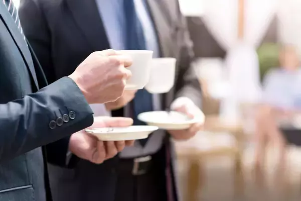 これに参加しないと40歳を過ぎて新しい友人と出会えない…仕事のデキる人が｢人脈拡大に足を運ぶ会合の種類｣