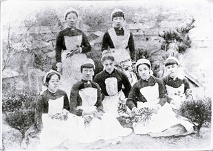 そりゃ結婚が破綻するわ…｢風､薫る｣見上愛が演じる"りん"のモチーフが出産後20歳上の夫に抱いた不信感