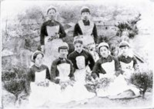 そりゃ結婚が破綻するわ…｢風､薫る｣見上愛が演じる"りん"のモチーフが出産後20歳上の夫に抱いた不信感