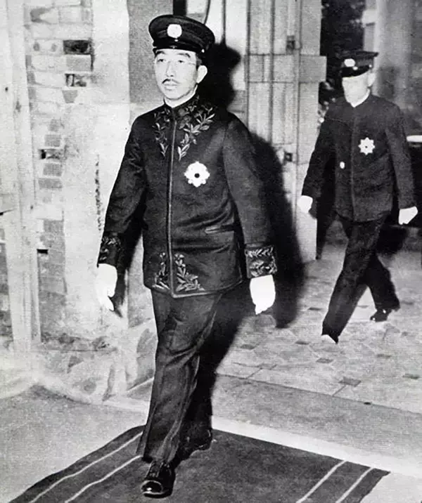 「戦国も幕末も日露戦争も書いたのに…｢太平洋戦争｣だけ小説にしなかった司馬遼太郎が弟分に真顔で残した言葉」の画像