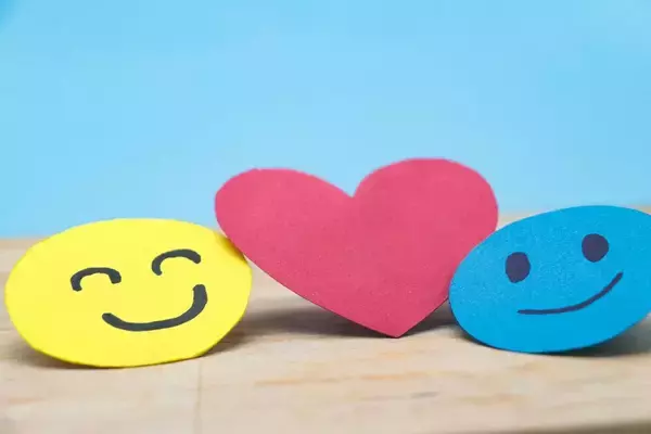 ｢察してよ｣｢絶対に｣という人は近寄りがたく生きづらい…いつもご機嫌で愛される人がよく使う“鉄板ワード”