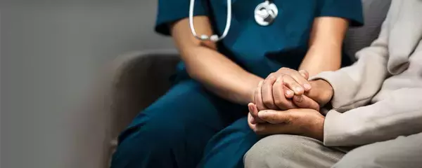 「失ったのは高い婚約指輪だけじゃなかった…結婚30年､家族に献身し続けた最愛の55歳妻を襲った病魔」の画像
