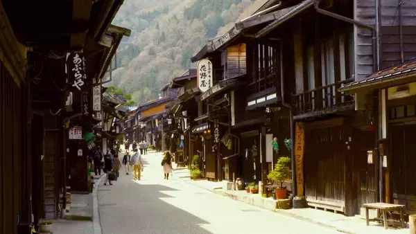 「東京でも大阪でも京都でもない…欧米富裕層が｢参加費62万円｣｢ひたすら歩き｣でも訪れる"日本の原風景"の正体」の画像