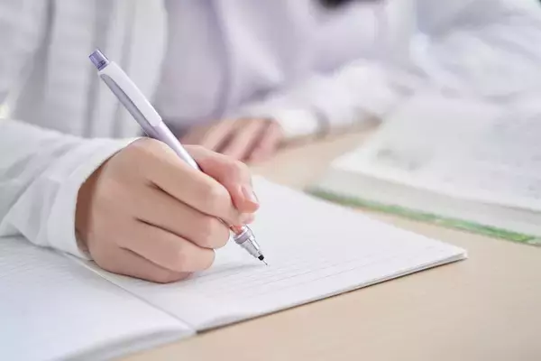 「過去問は"小6の秋"まで待つ必要はない…中学受験のプロが｢小4から見始めていい｣と断言する納得の理由」の画像