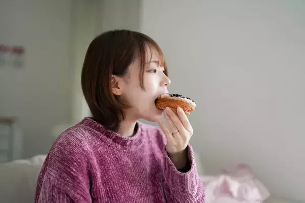 「ピザとパスタと甘いものをガッツリ食べてしまった…その後"血糖値スパイク"を起こさないためできる唯一の事」の画像