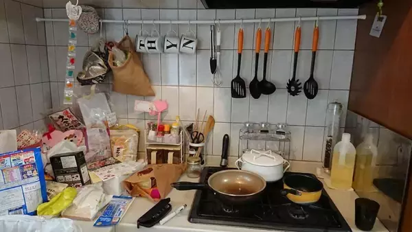 「｢なぜ4台も…｣片づけのプロが見ればすぐにわかる｢稼ぎがあってもお金が貯まらない家のキッチン｣の特徴」の画像