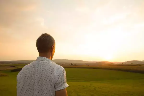 「陰謀論にハマるのは｢頭が悪いから｣ではない…"でっちあげの話”を信じてしまう脳のトリッキーな機能」の画像