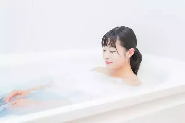 「化粧水を買うときは容器の裏側を見たほうがいい…専門家が｢1000倍の水分を抱え込む｣と話す保湿成分の名前」の画像