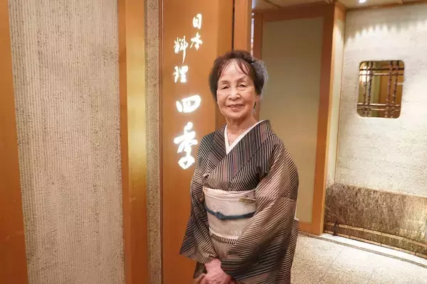 「お客の顔､名前､好みを一発把握…｢ビシッとした着物で週4勤務｣最重要会食を託される85歳の仕事人マインド」の画像
