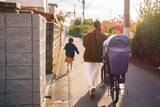 「悪いのは自転車乗りでもドライバーでもない…｢自転車には怖い､大型車には狭すぎる｣車道にした48年前の大誤算」の画像2