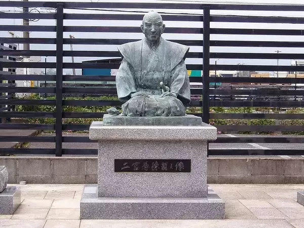 「二宮金次郎は必死で勉強したのに家族に叱られた…悲運な｢百姓の長男｣の銅像が日本各地に建てられたワケ」の画像