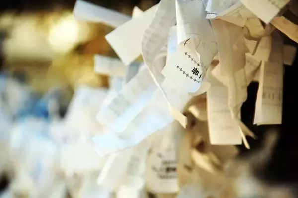 「｢凶が出たから引き直す｣はNG…神道学者が｢神様への無礼になる｣と断言するおみくじ･お守りのタブー」の画像