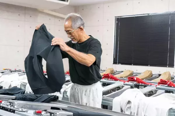 「年収1000万円超も…暑い､狭い､臭い､男だけのTシャツ印刷工場が"地元の人気職場"に激変した理由」の画像