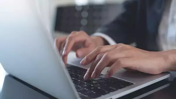 「｢お疲れ様です｣よりずっと効果的…AI分析で判明｢仕事が早い人｣がメールの件名に必ず入れる"2つの要件"」の画像