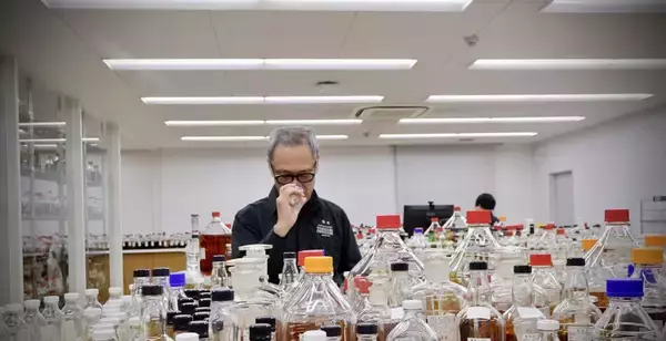 「酒が強くない男が導いたウイスキー世界3連覇…62歳サントリーブレンダー｢朝･昼･夕食｣衝撃の内容」の画像