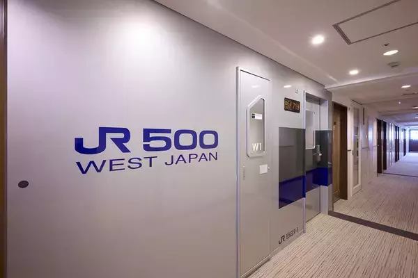 ｢日本に2室しかない部屋｣を鉄道ファンが争奪戦…｢やくも｣車内を完全再現した1万円台で泊まれるホテルの仕掛け
