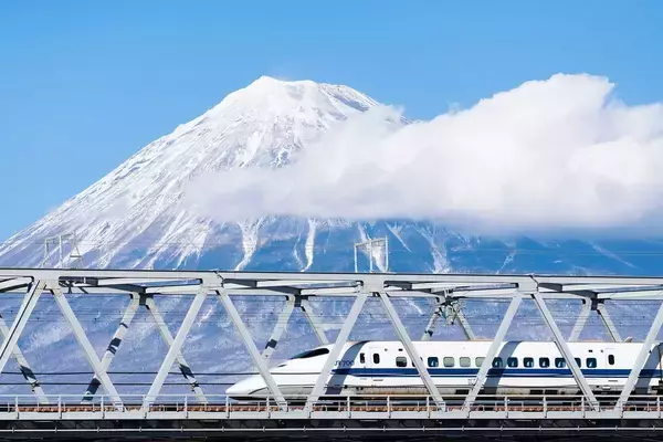 「｢うるさい｣でも｢食べ物のニオイ｣でもない…新幹線の車掌に苦情が入る"乗客のマナー違反"ワースト1」の画像
