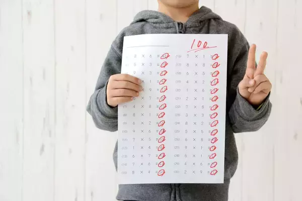 「体重の遺伝率は70％､乳がんの遺伝率は10％､では自閉症は…心の傾向とDNAの意外な関係」の画像