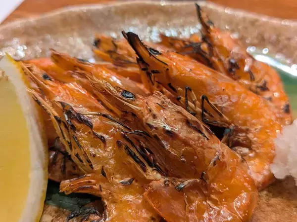 「どんな素人でもエビやサーモンを生産できる時代が来る…NTTが技術を結集した｢魚介の陸上養殖｣が叶える未来」の画像