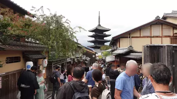 「清水寺にも祇園にもたどり着けない…大混雑の秋の京都｢バスが来ても乗れない問題｣に市交通局が出した答え」の画像