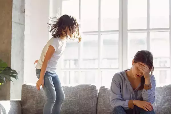 ｢静かにしなさい｣怒鳴り散らしては自己嫌悪…わが子を"普通"に育てようと必死な母が抱えていた｢つらい記憶｣