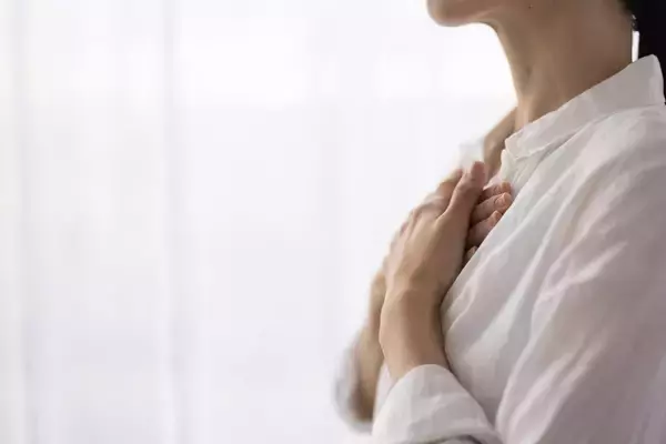 「｢静かにしなさい｣怒鳴り散らしては自己嫌悪…わが子を"普通"に育てようと必死な母が抱えていた｢つらい記憶｣」の画像