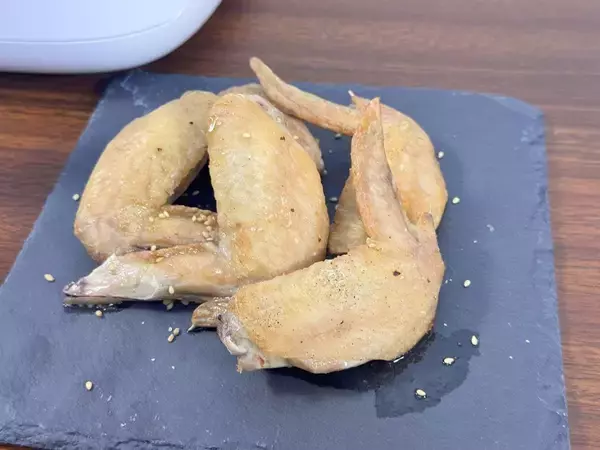 「スーパーの唐揚げが"揚げたて"に復活…ベチャッとした惣菜を劇的においしくする｢1万円以下の神家電｣」の画像