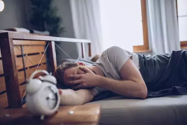 「｢4時間眠れてない｣が2週間続いたら危険…産業医が15年の面談で気づいた｢布団の中にいる時間｣の最低ライン」の画像